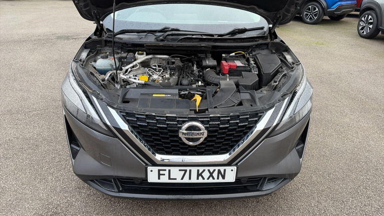 Nissan Qashqai 1.3 DiG-T MH Acenta Premium 5dr Petrol Hatchback